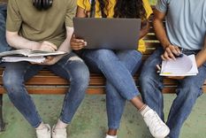 Las becas estarán destinadas a estudiantes en situaciones de vulnerabilidad Foto: Freepik