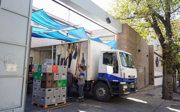 Primero vivió en una pensión en calle Necochea, de Ciudad (hoy hay un depósito). Primero vivió en una pensión en calle Necochea, de Ciudad (hoy hay un depósito).