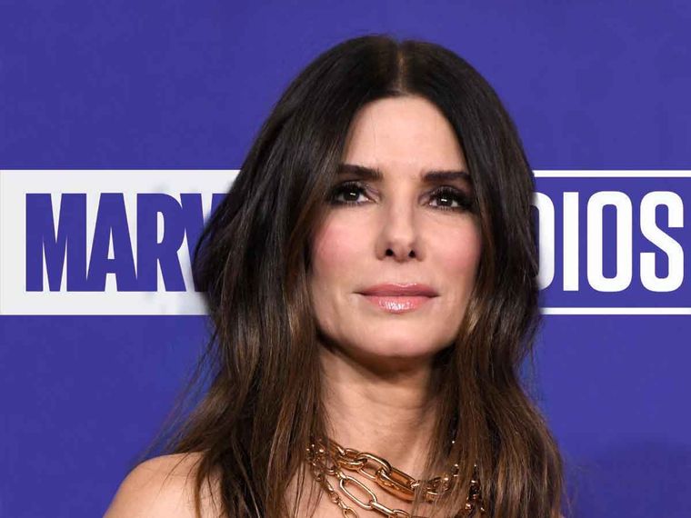 Sandra Bullock y Salma Hayek se comprometen a mostrarnos los trajes más lindos para fin de año Foto: Cine más Cómics