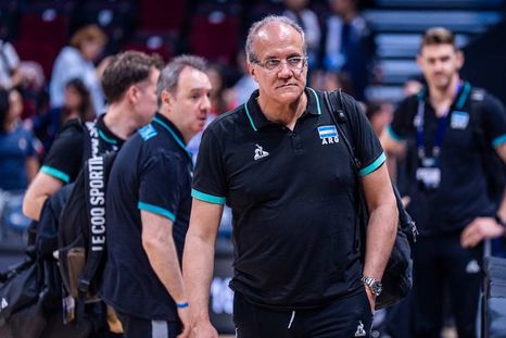 Méndez anunció su salida tras la caída ante Italia. Méndez anunció su salida tras la caída ante Italia.