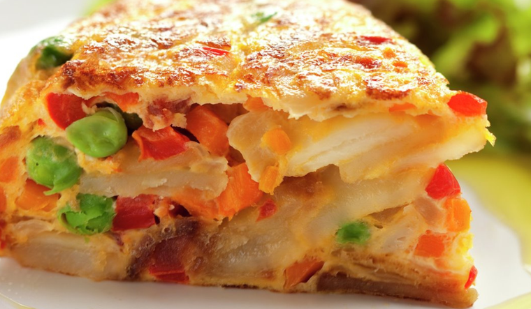 Cada región adapta la receta de tortilla paisana con ingredientes locales. Cada región adapta la receta de tortilla paisana con ingredientes locales.