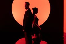 Foto: https://www.sonica.mx/musica/2022/9/2/letra-de-el-panuelo-de-rosalia-romeo-santos-video-17877.html