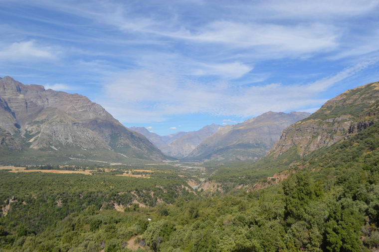 La Reserva Nacional Río Cipreses se localiza a 50 km de la ciudad de Rancagua. La Reserva Nacional Río Cipreses se localiza a 50 km de la ciudad de Rancagua.