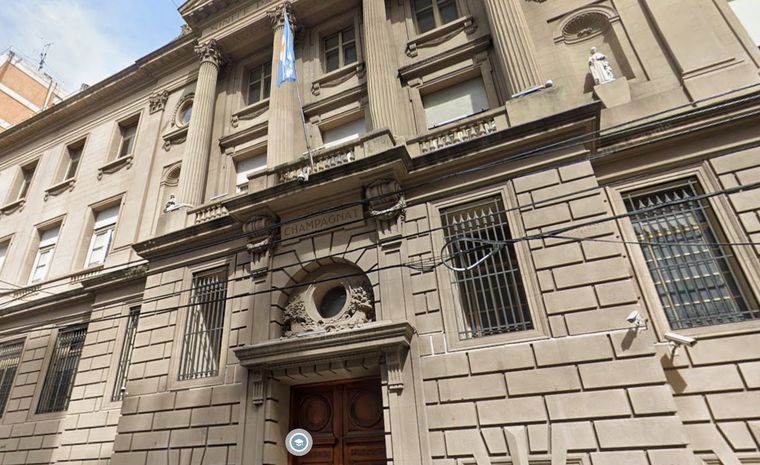 El incidente comenzó el pasado domingo, cuando un adolescente de 13 años compartió una imagen en su estado de WhatsApp en la que se veía un arma de fuego acompañada por la frase: “Voy a hacer un tiroteo”.