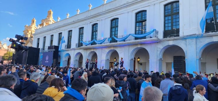 Unas 6 mil personas asistieron al acto de 25 de Mayo que tuvo como único orador al presidente Javier Milei. Foto: Gabriela Yalangozian / MDZ