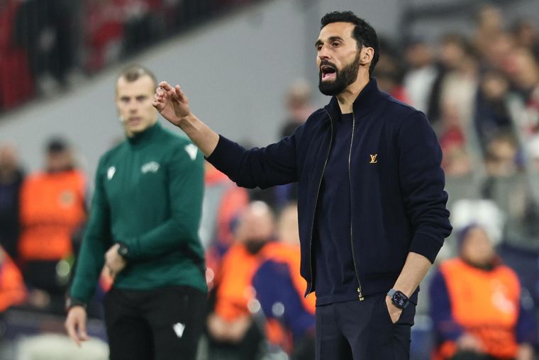 Álvaro Arbeloa, DT del Real Madrid, habló sobre su futuro tras la eliminación del Merengue en la Champions League.