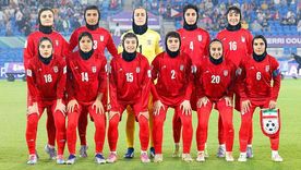 Se cree que cinco miembros de la selección femenina de fútbol de Irán pidieron asilo en Australia. Se cree que cinco miembros de la selección femenina de fútbol de Irán pidieron asilo en Australia.