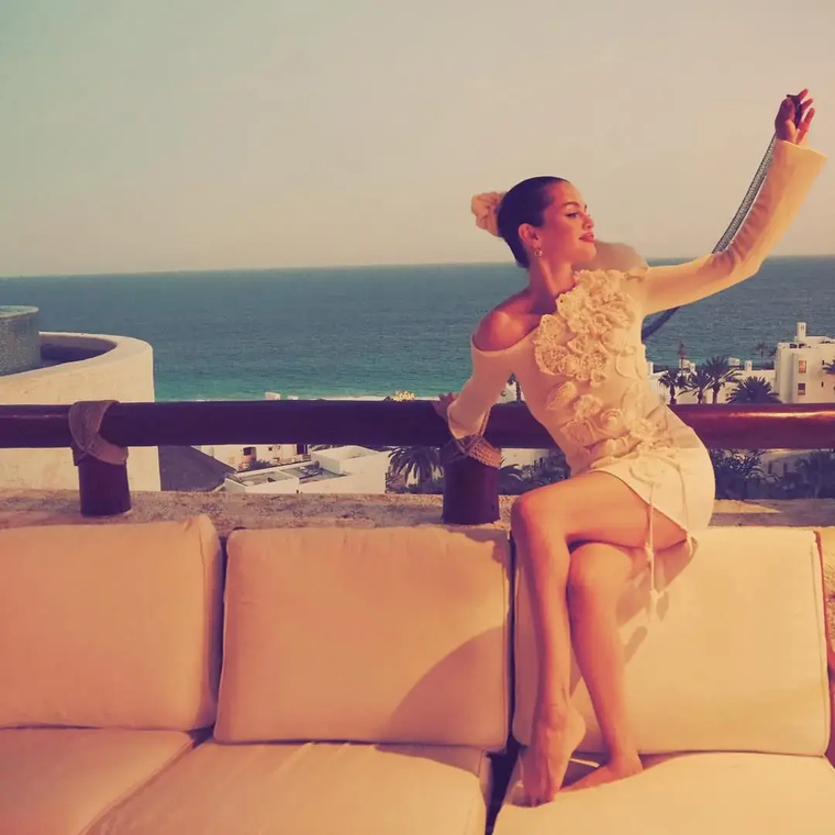 La actriz y cantante disfrutó de un viaje íntimo junto a sus amigas. La actriz y cantante disfrutó de un viaje íntimo junto a sus amigas.