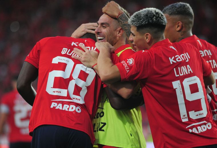 Los jugadores del Rojo celebran. Foto: FotoBaires