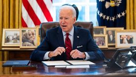 Biden ha firmado numerosas órdenes ejecutivas revirtiendo políticas de Trump. Foto: GETTY IMAGES