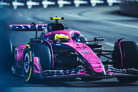 Franco Colapinto, al volante del Alpine A525, durante la FP2 del Gran Premio de Las Vegas. Franco Colapinto, al volante del Alpine A525, durante la FP2 del Gran Premio de Las Vegas.