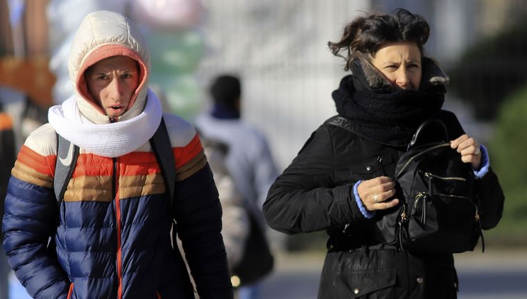 Las autoridades meteorológicas insisten en que se consulten las actualizaciones oficiales para seguir de cerca la evolución del clima y evitar sorpresas.