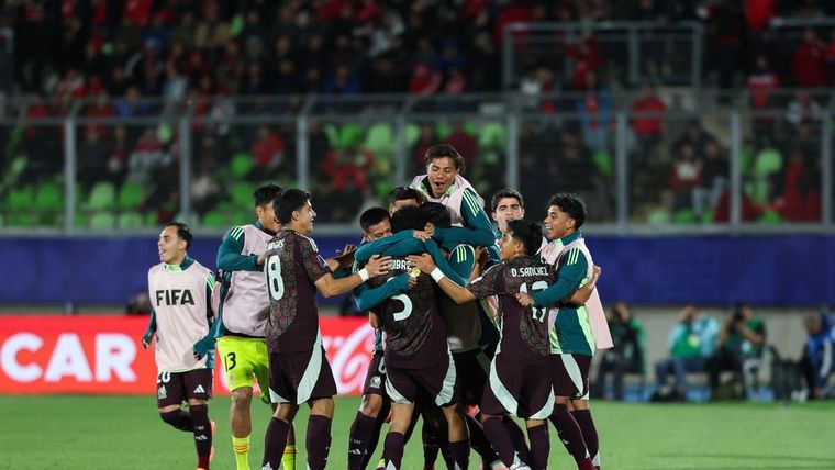 México goleó al local Chile y lo eliminó del Mundial Sub 20 en octavos de final.