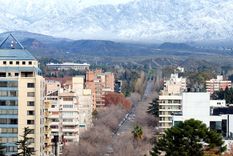 Se necesitan al menos 4 nevadas de gran intensidad para que la acumulación de nieve sea suficiente de cara al verano Foto: ALF PONCE MERCADO / MDZ