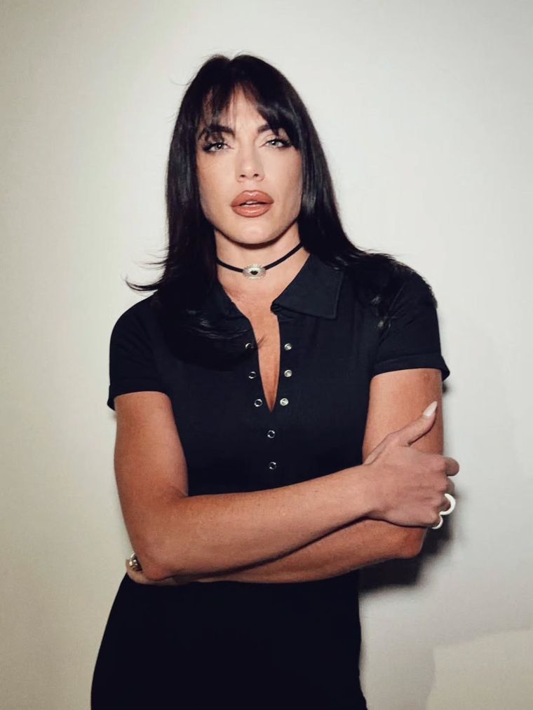 Mirá el look de Emilia Attias.