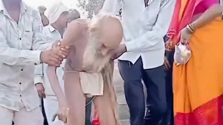 La verdad sobre el anciano rescatado desde una cueva en India y que dice tener 188 años. Foto: Captura de video