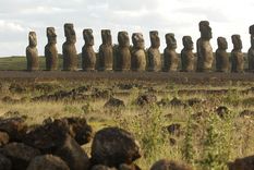 Los monolitos están hechos de una piedra blanda y porosa.