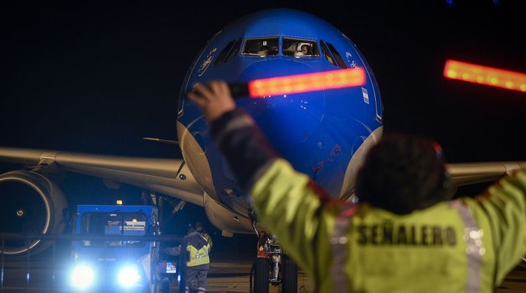 La actividad aérea internacional se mantiene por debajo de los niveles del 2019 Foto: TELAM