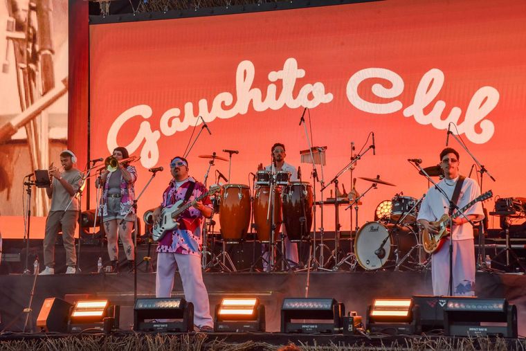 Gauchito Club será una de las bandas principales en la renovada fecha del Luján Suena. Gauchito Club será una de las bandas principales en la renovada fecha del Luján Suena.