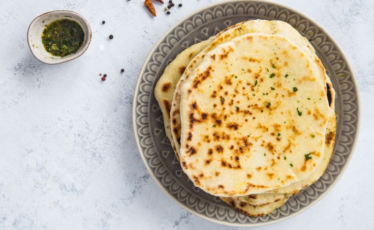 Pan naan Una receta simple y en pocos minutos para hacer el pan más rápido del mundo Foto: Shutterstock