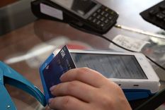 Los pagos digitales son cada vez más populares en todos los negocios sin distinguir entre grandes empresas y locales de menor envergadura Foto: ALF PONCE MERCADO / MDZ