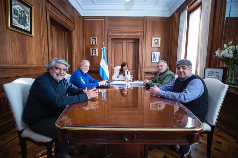La reunión fue llevada adelante en el despacho de la vicepresidenta Foto: Twitter @WalterCorreaOk