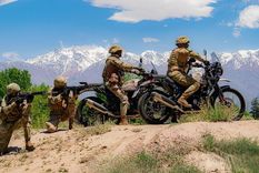 Fundado en 1826, el Regimiento 15 del Ejército Argentino continúa activo en la defensa y la comunidad. Fundado en 1826, el Regimiento 15 del Ejército Argentino continúa activo en la defensa y la comunidad.