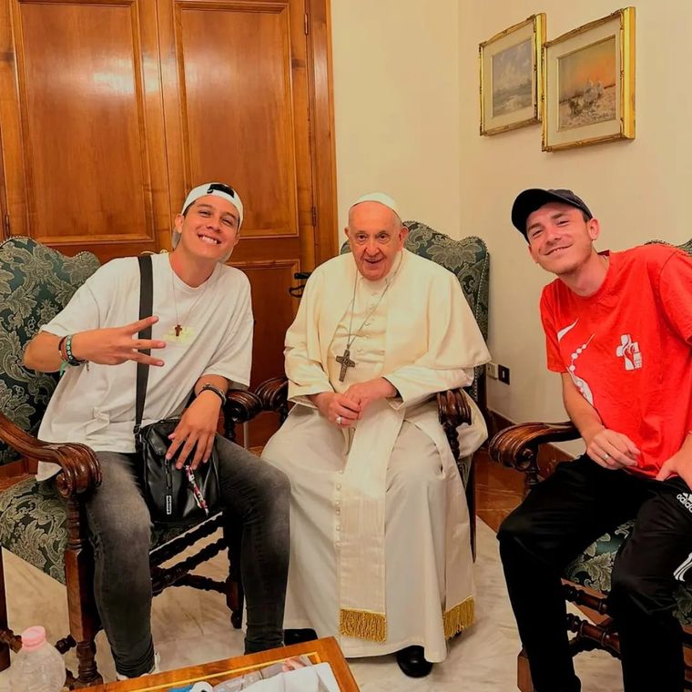 Rapeó para el Papa Francisco, ahora podrá hacerlo para el Papa León XIV. Rapeó para el Papa Francisco, ahora podrá hacerlo para el Papa León XIV.