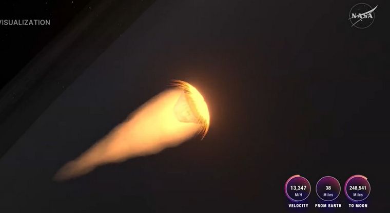 El Artemiss II vuelve a la tierra y cruza la atmósfera.