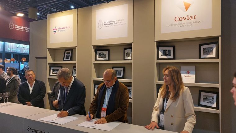 La Nación y Coviar acordaron potenciar el turismo del vino en la provincia y habrá una serie de actividades de promoción. Foto: Coviar