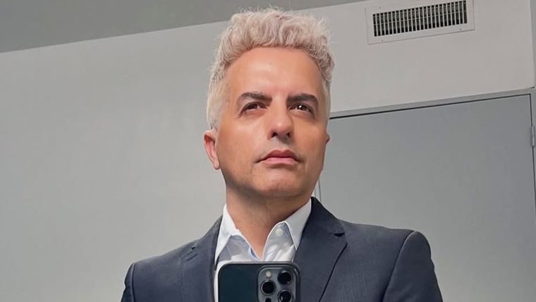 El enojo de Ángel de Brito con sus colegas en América TV. Foto: Instagram @angeldebritooki