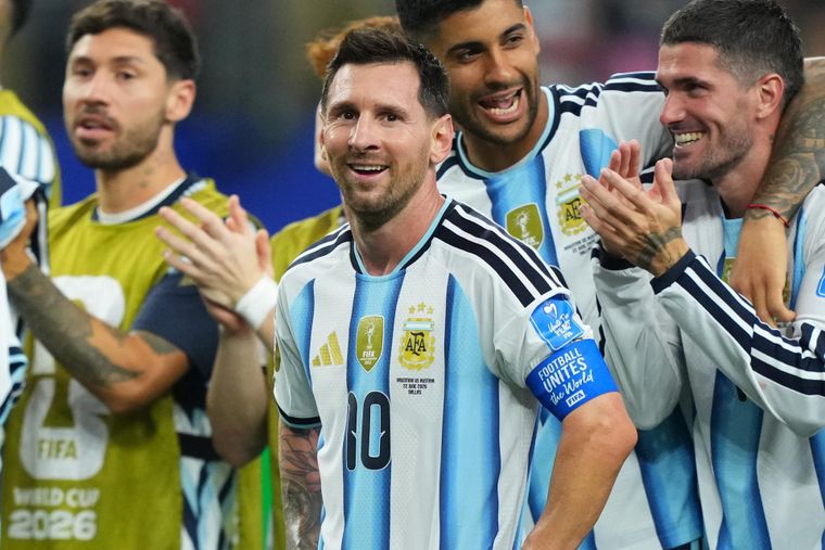 Lionel Messi marcó los dos goles ante Austria y sigue haciendo historia en la Copa del Mundo. Lionel Messi marcó los dos goles ante Austria y sigue haciendo historia en la Copa del Mundo.