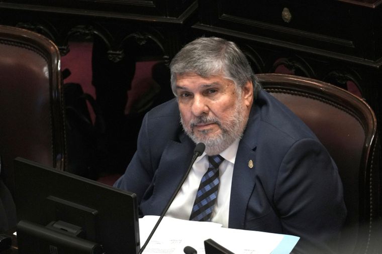 José Mayans, en el Senado de la Nación, uno de los opositores al Gobierno de Javier Milei.