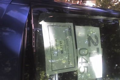 MDZol | Imagen capturada Pablo Gómez, donde constan los números de un utilitario utilizado tanto para urnas como para votantes de la lista número dos.