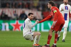 Messi y Muller, en el último enfrentamiento entre ambos. Foto: EFE