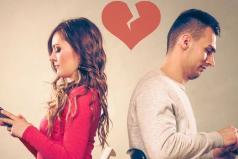. Estudios explican cómo el teléfono puede arruinar una relación amorosa