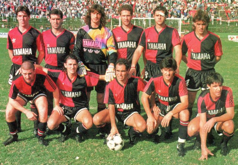 Newell's ganó el Clausura en la primera mitad de 1992 y luego quedó último en el Apertura ese mismo año. Newell's ganó el Clausura en la primera mitad de 1992 y luego quedó último en el Apertura ese mismo año.