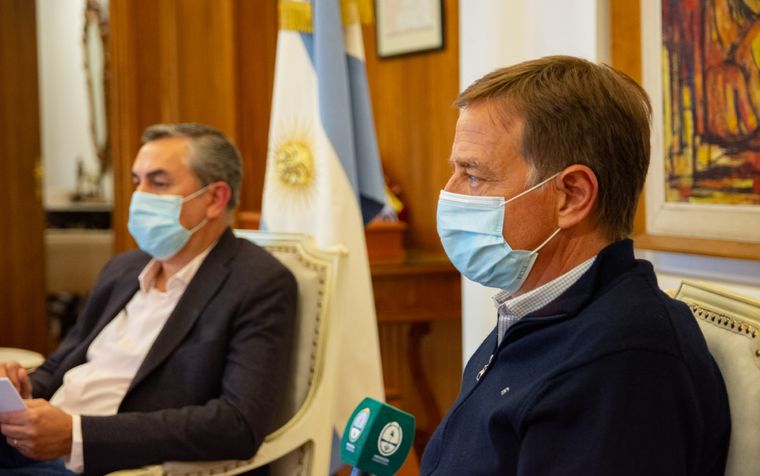 El gobernador de Mendoza y su ministro de Economía, Enrique Vaquié. Foto: Mendoza Gobierno