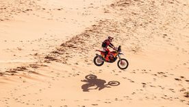 Luciano Benavides enfrentó una de las etapas más complejas del Dakar y perdió el primer puesto en la general. Luciano Benavides enfrentó una de las etapas más complejas del Dakar y perdió el primer puesto en la general.