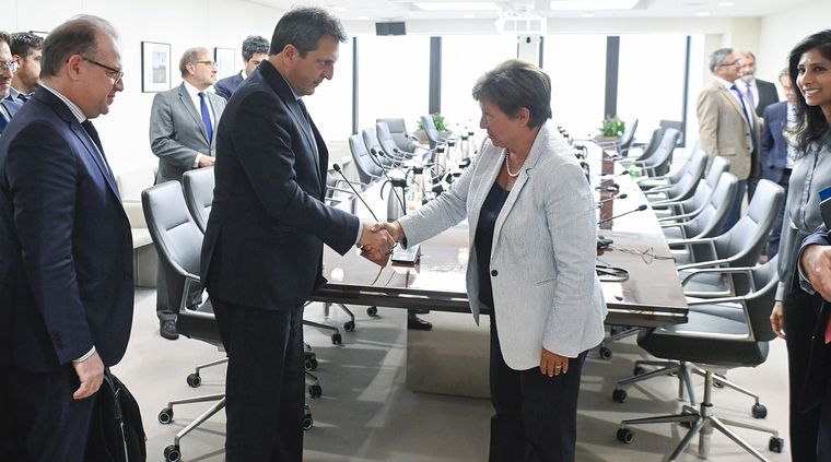 Sergio Massa y Kristalina Georgieva, titular del FMI, negociaron duro la semana pasada antes del desembolso de US$ 7500 millones. Foto: Ministerio de Economía