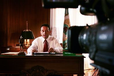 MDZol | Celso Jaque, en Casa de Gobierno, al grabar su mensaje. Foto: Prensa Gobernación.