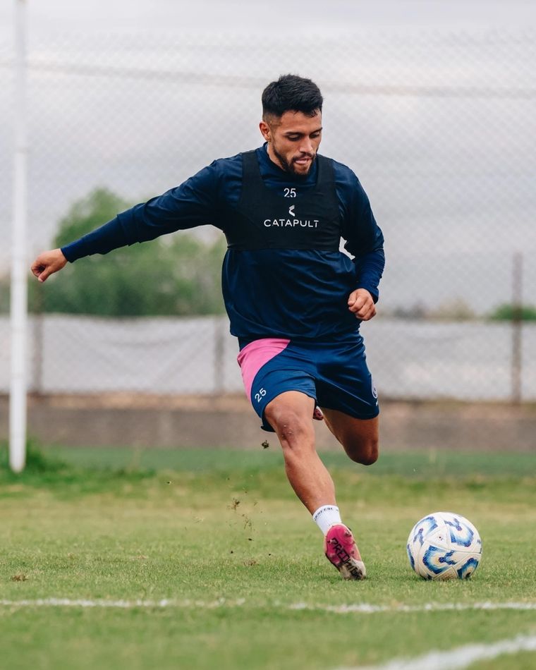 Maximiliano Amarfil, durante la práctica de la Lepra. Foto: Instagram Independiente Rivadavia