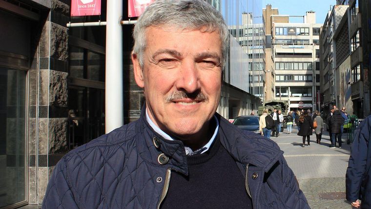 El detective belga Patrick Peys en el barrio de diamantes de Amberes, años después del "robo del siglo".