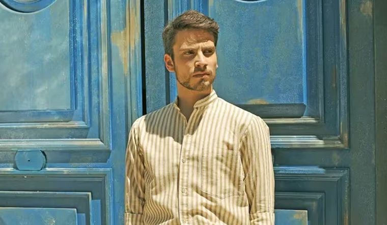 Albert Baró y su nueva profesión en Españ. Foto: Captura TV