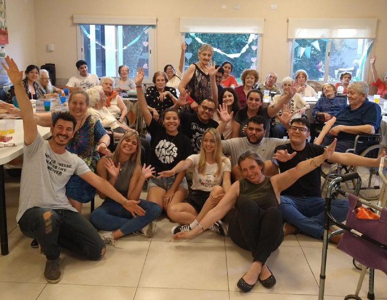 La ONG Huellas trabaja con niños, jóvenes y adultos mayores. Foto: ONG Huellas Foto: ONG Huellas