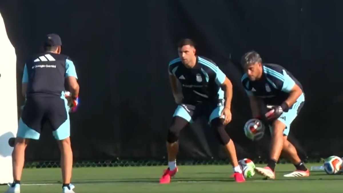La imagen de Dibu Martínez que sorprendió en la práctica de la Selección argentina en Kansas