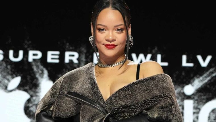 Foto: https://noticias.perfil.com/noticias/musica/super-bowl-2023-el-regreso-de-rihanna-algunas-perlitas-y-la-invitada-secreta.phtml