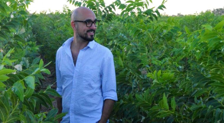 Abel Pintos incursiona en el rubro agrícola Cosechará su siembra en 8 años