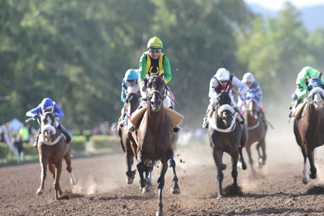 Code Breaker y Cristian López se consagraron en el Clásico Vendimia 2025. Code Breaker y Cristian López se consagraron en el Clásico Vendimia 2025.