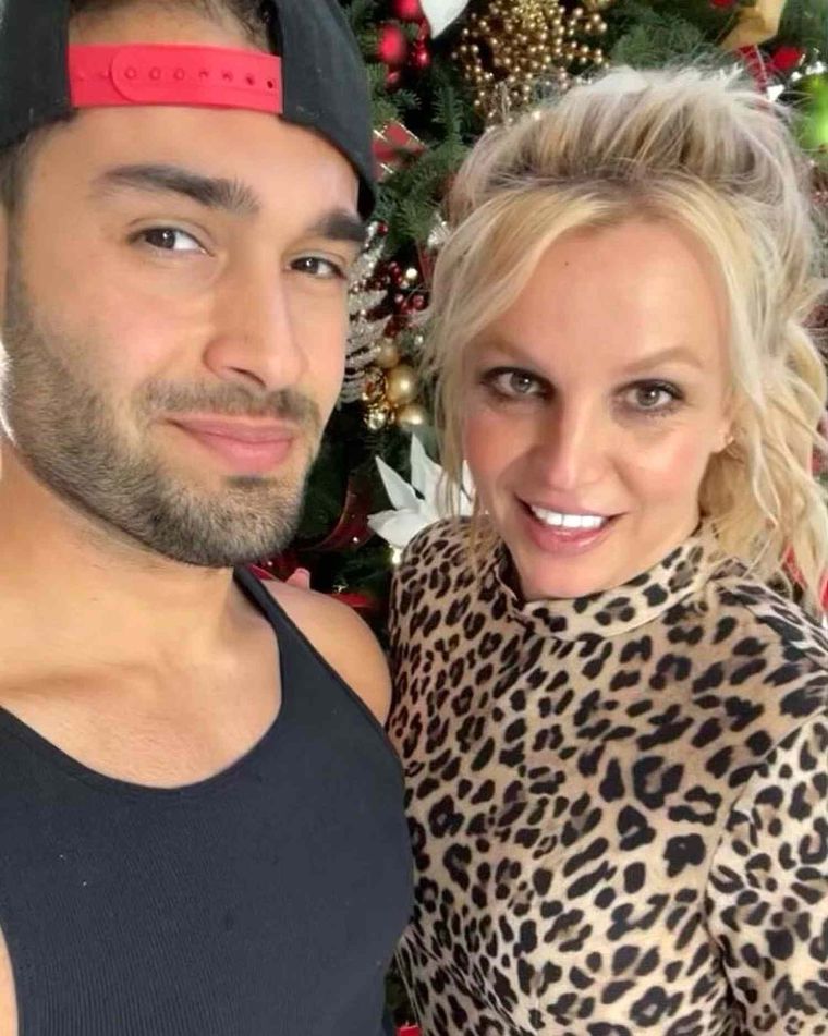 Foto: https://people.com/music/britney-spears-sam-asghari-relationship-timeline/